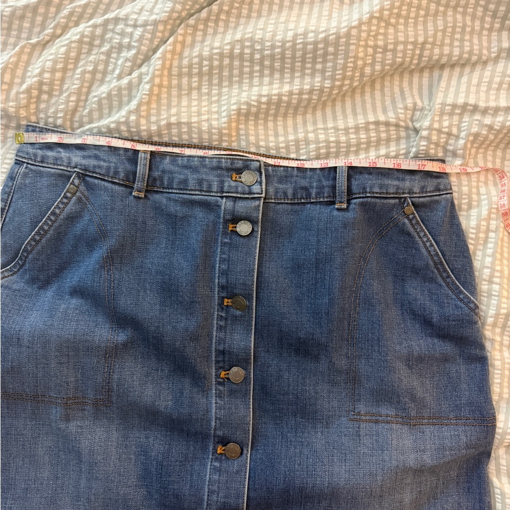 Talbots Denim button front classic Midi Skirt- size 14 - Picture 5 of 8